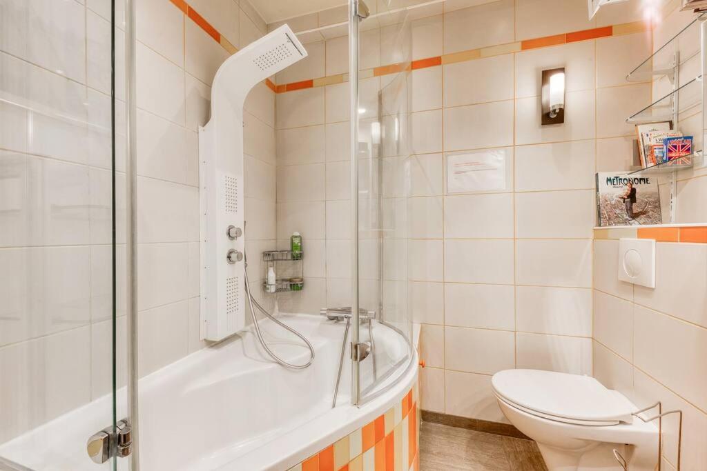 Appartement De Caractere Avec Jardinet Privatif A 1 Min Metro 1, Paris, Disneyland Vincennes Eksteriør bilde